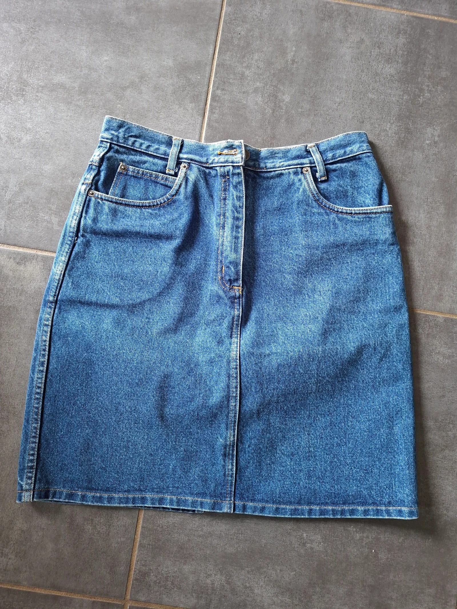 Jupe jean taille 44 parfait état